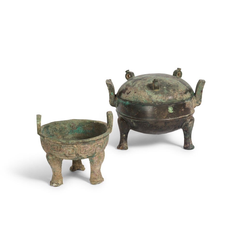 DEUX RÉCIPIENTS EN BRONZE ARCHAÏQUE, DING Période des Printemps et Automnes, 770-... (1 of 5)