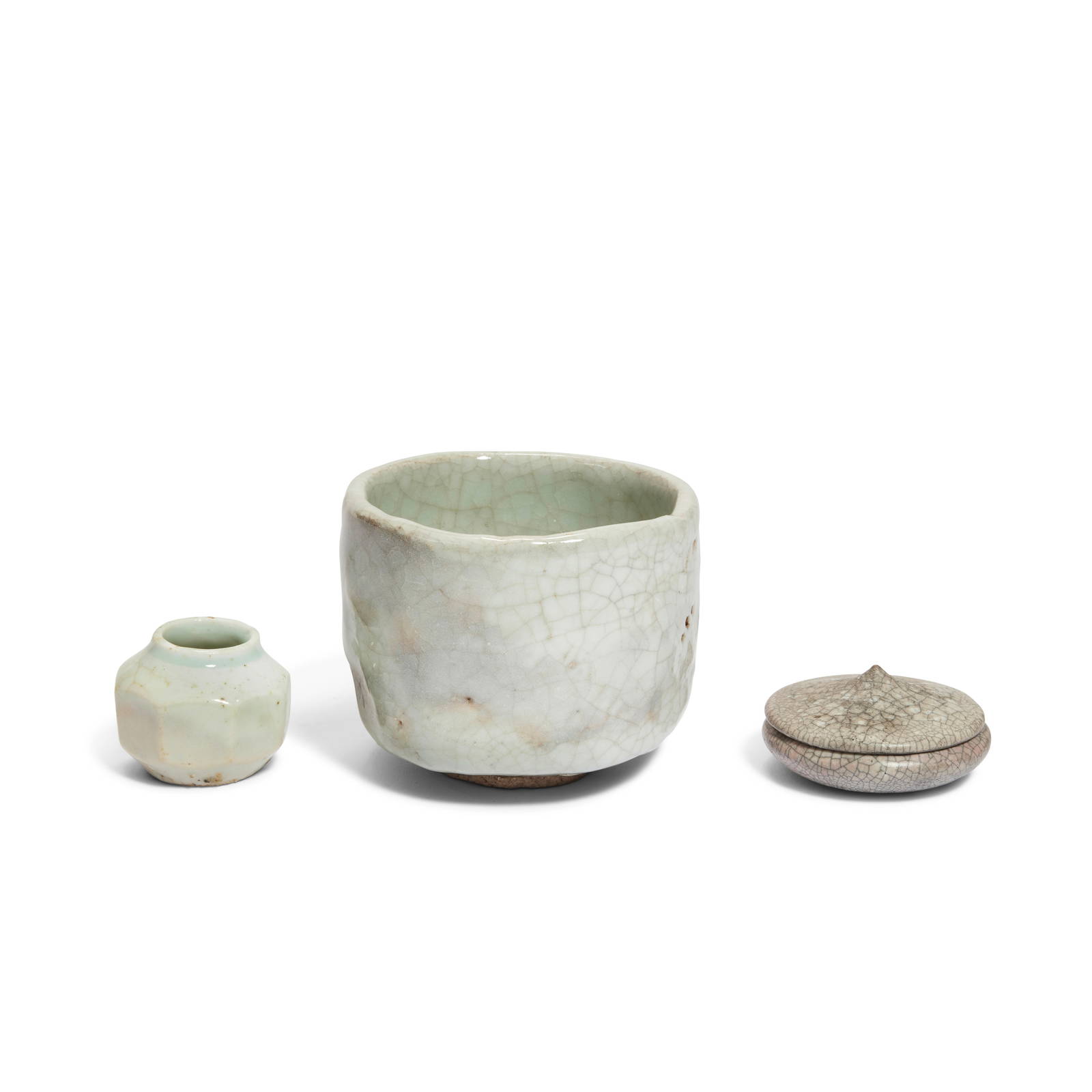 A VARIED GROUP OF JAPANESE AND KOREAN VESSELS 19th century (6)