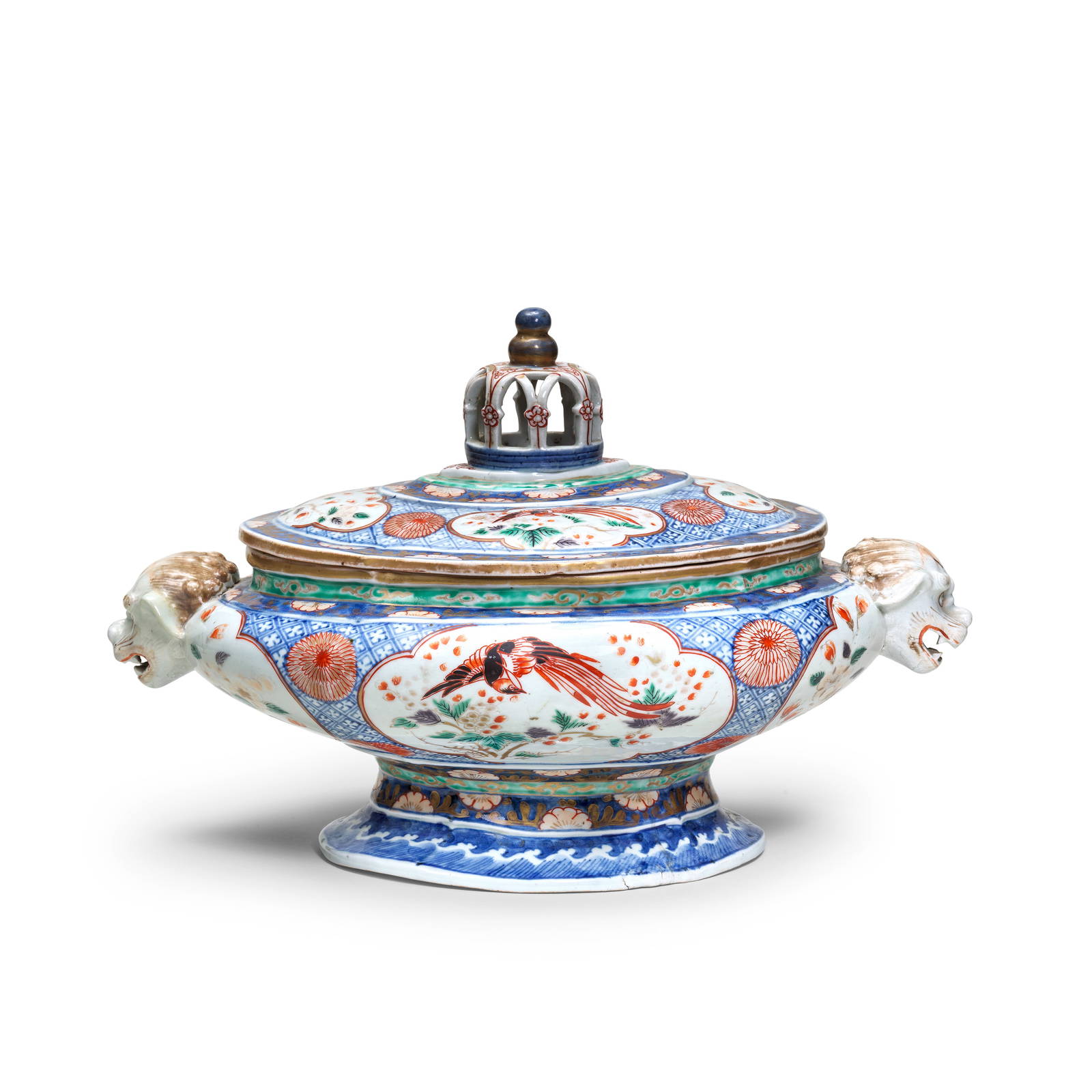 A RARE ARITA MOULDED TUREEN AND COVER Edo period, late 17th/early 18th century (2)