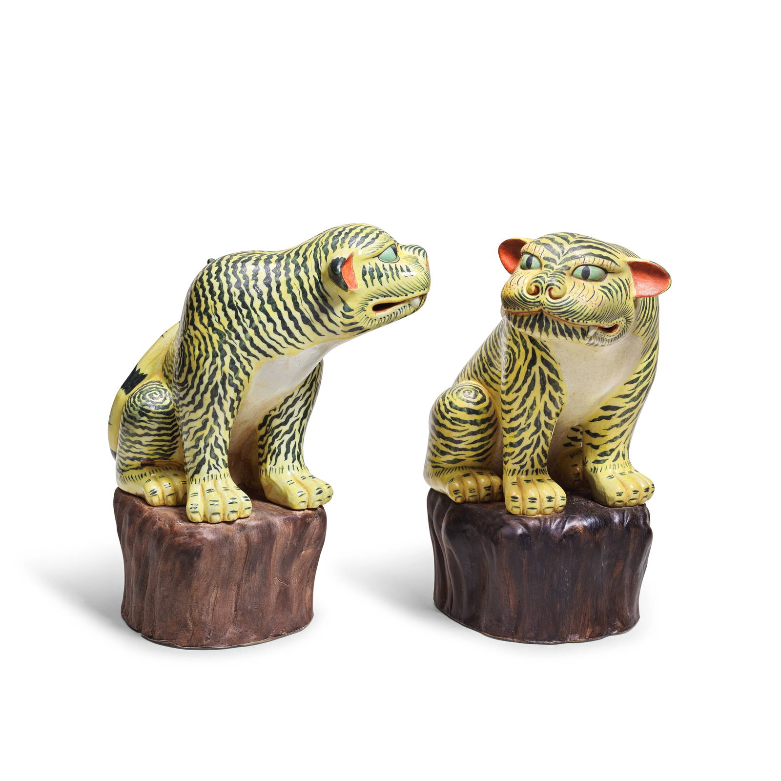 A PAIR OF KAKIEMON STYLE MODELS OF TIGERS 19th/20th century (2)