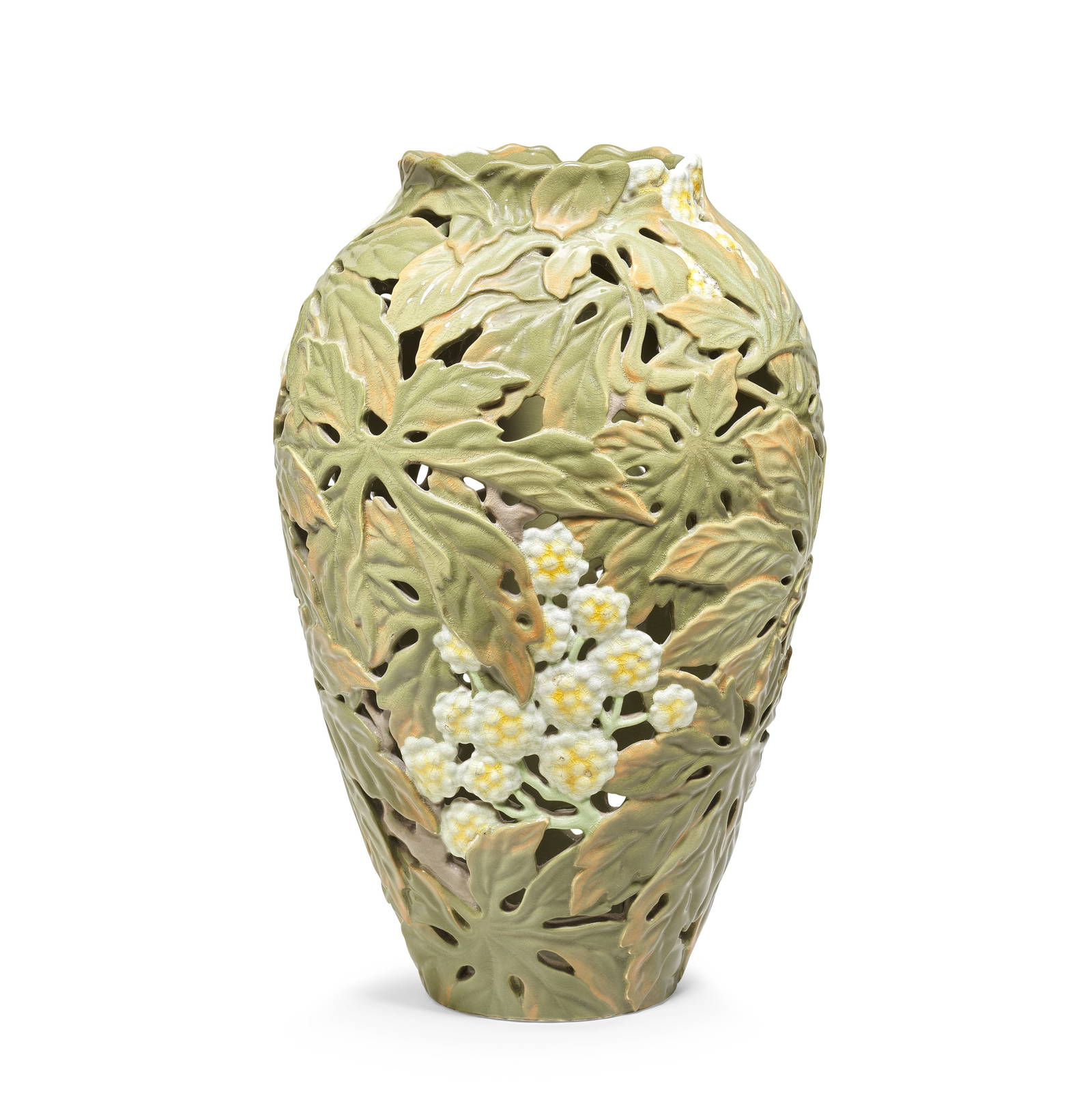 A RETICULATED PORCELAIN FLOWER VASE By Kinkozan Sobei VII (1868-1927)