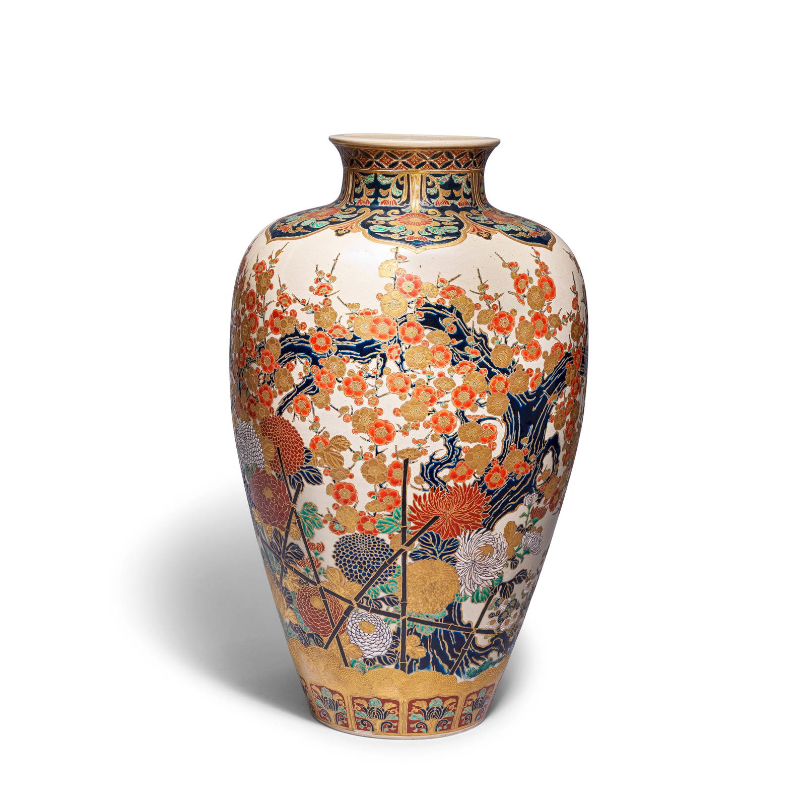 A FINE AND LARGE SATSUMA VASE Meiji period