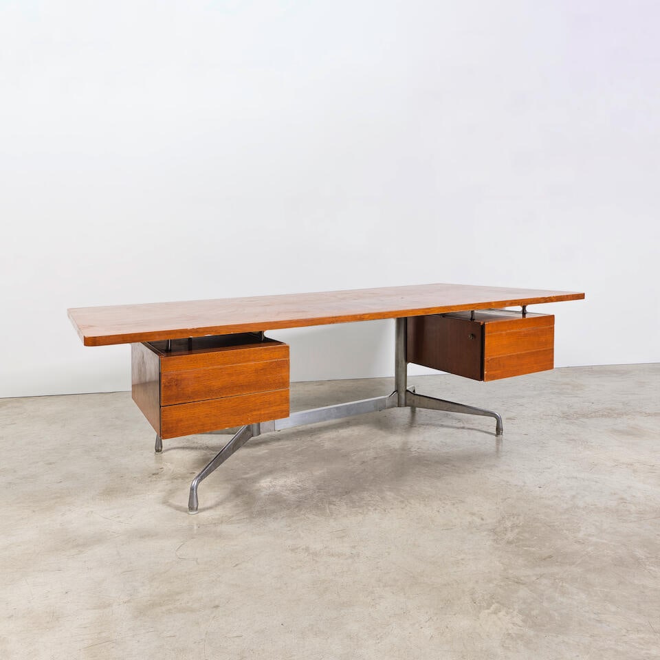 CHARLES (1907-1978) & RAY EAMES (1912-1988) Bureau de direction à deux caissons (1 of 3)