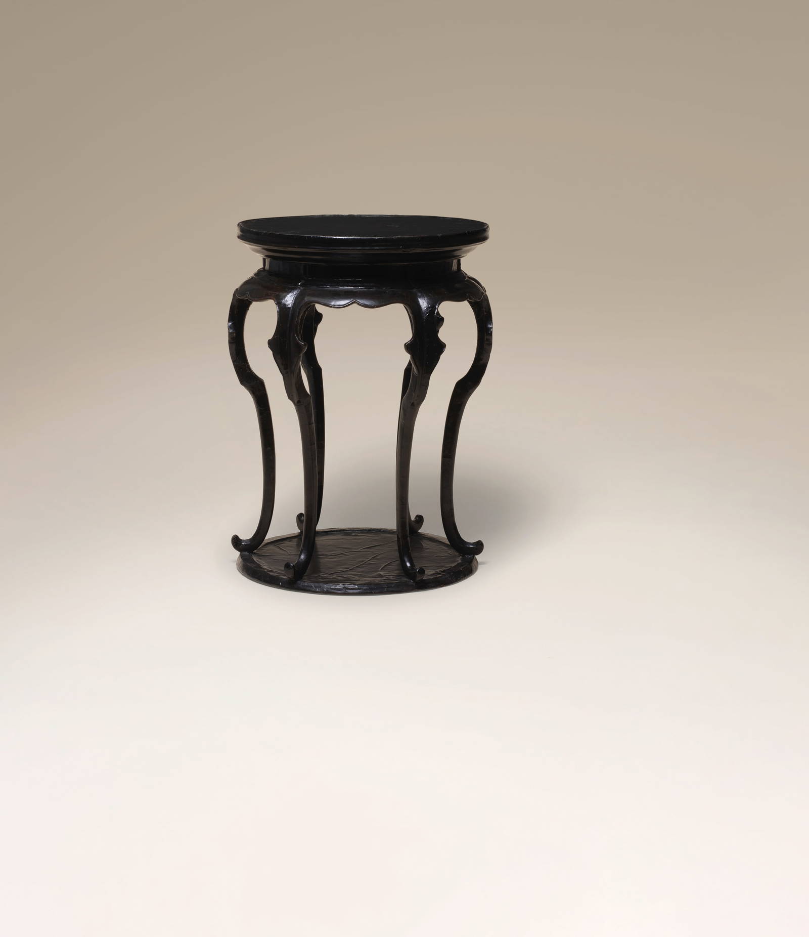 A RARE BLACK-LACQUERED WOOD SIX-LEGGED INCENSE STAND, XIANGJI Southern Song/Yuan Dynasty