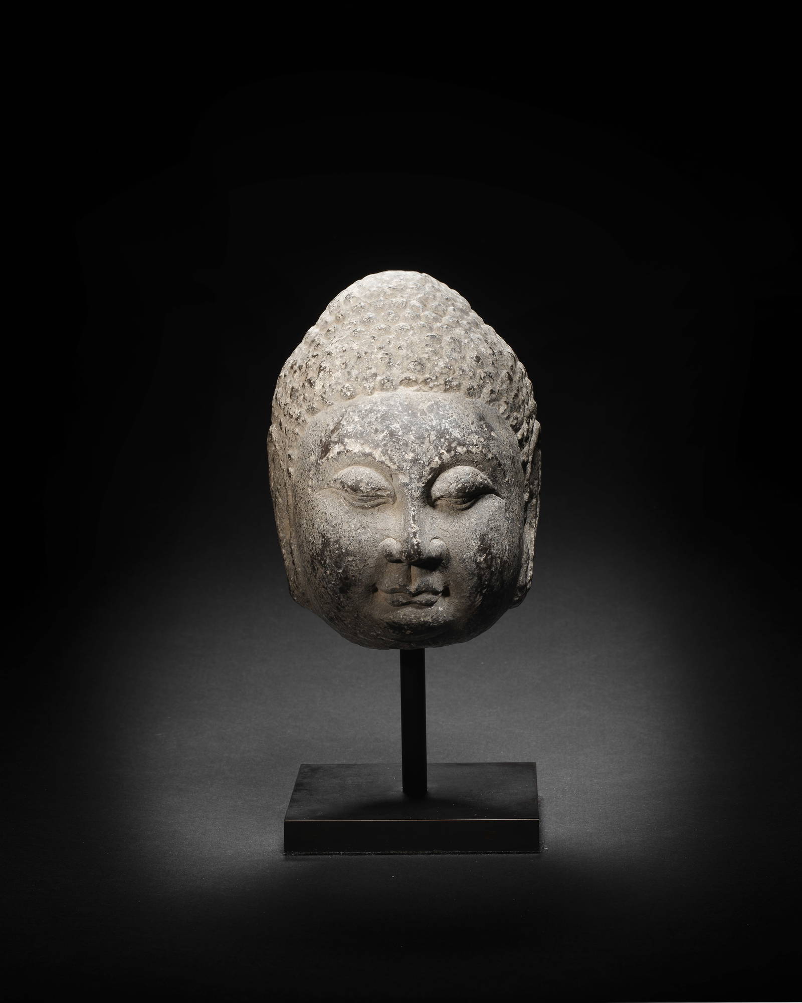 A LIMESTONE HEAD OF BUDDHA 6th/7th century (2)