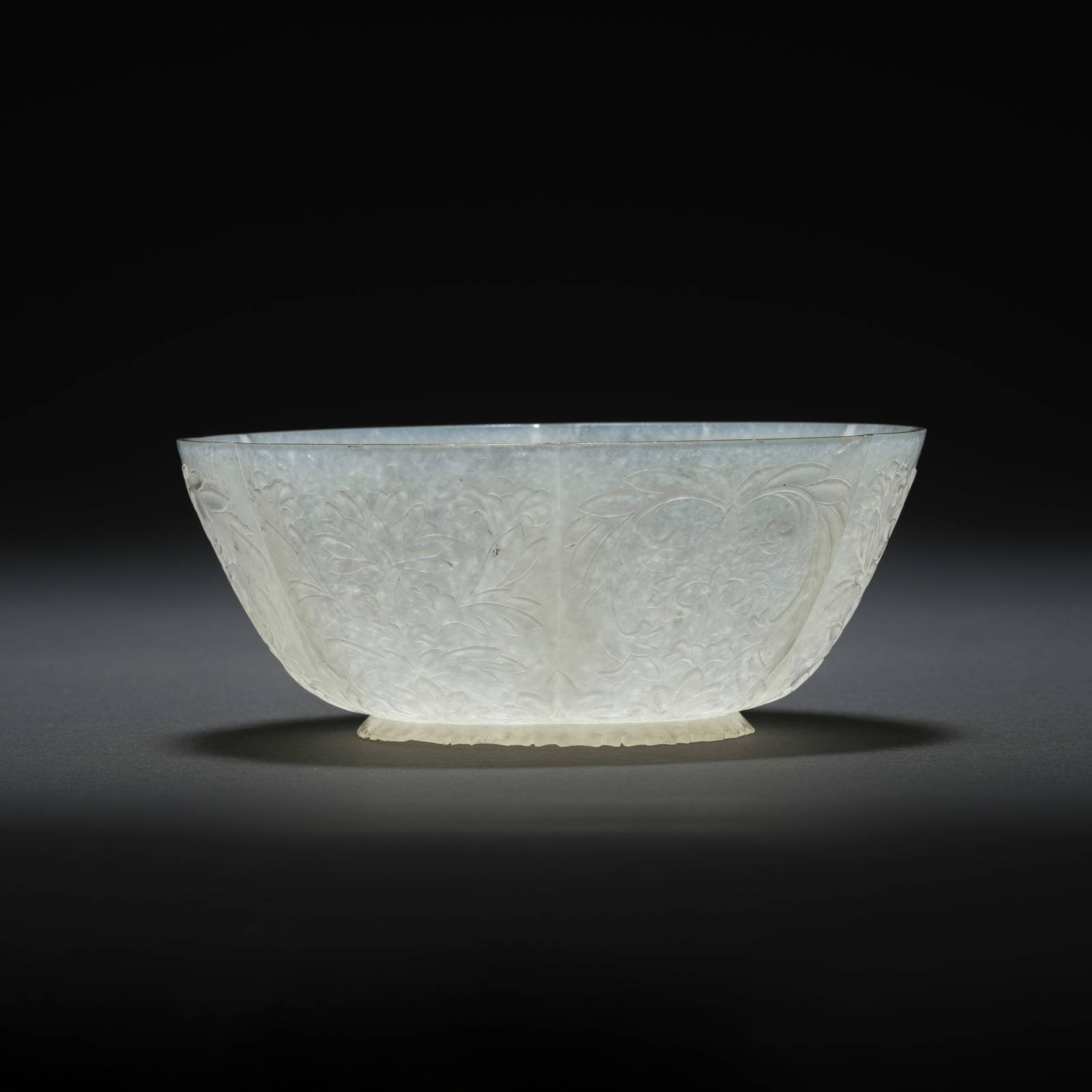 A VERY FINE WHITE JADE MUGHAL-STYLE 'FLORAL' BOWL 18th century