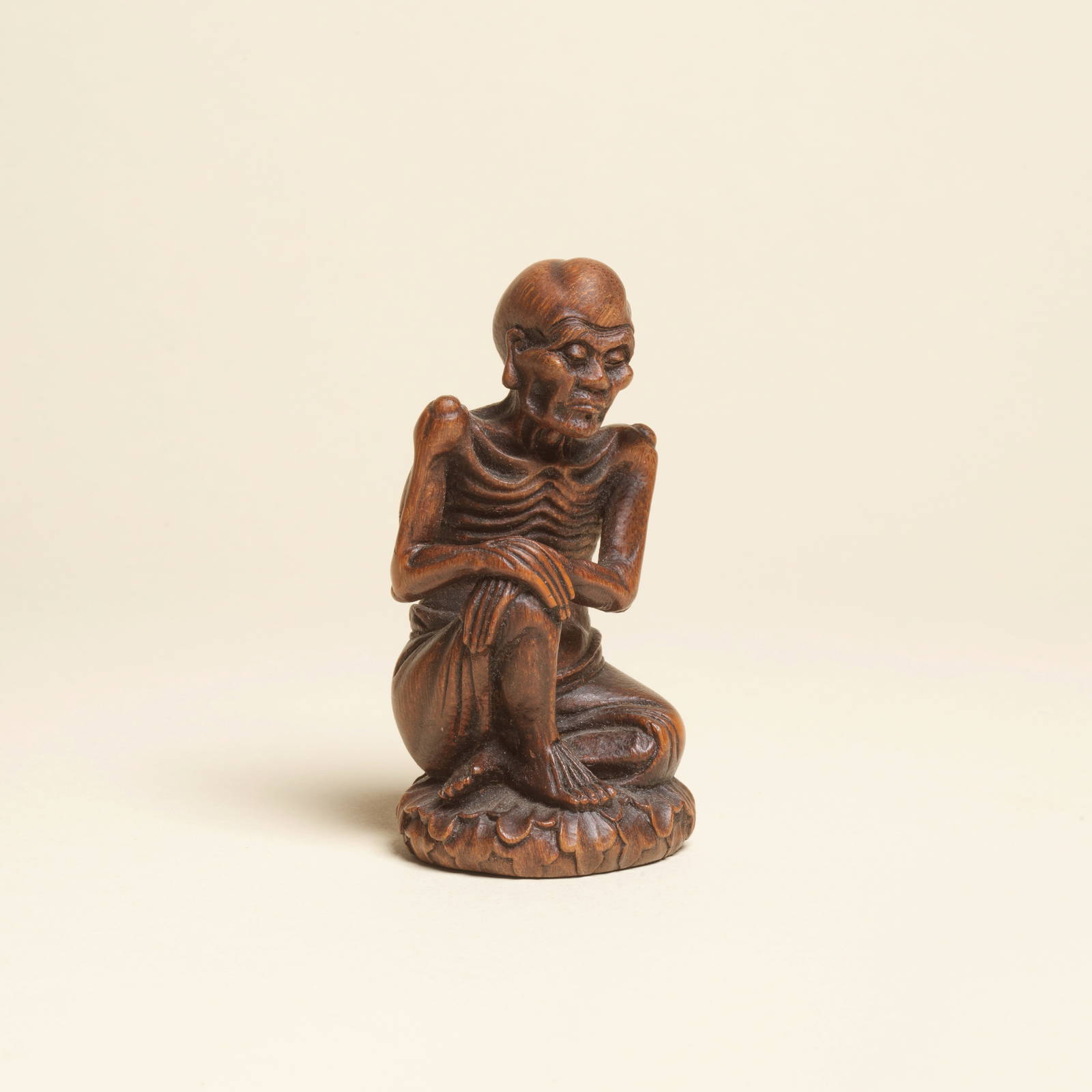 A SMALL BAMBOO CARVING OF SHAKYAMUNI BUDDHA AS AN ASCETIC 18th/19th century