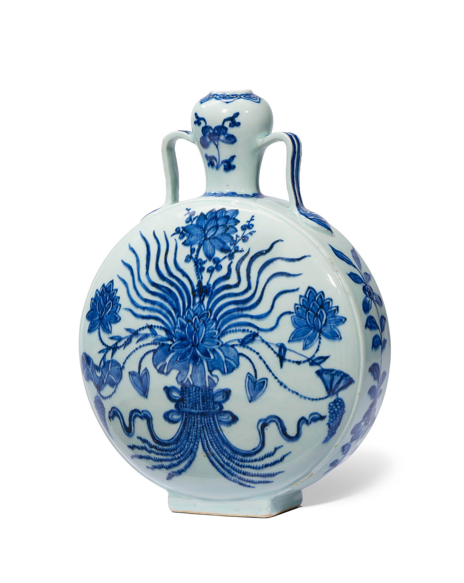 A MING-STYLE BLUE AND WHITE 'LOTUS BOUQUET' MOONFLASK, BAOYUEHU 18th century (2)