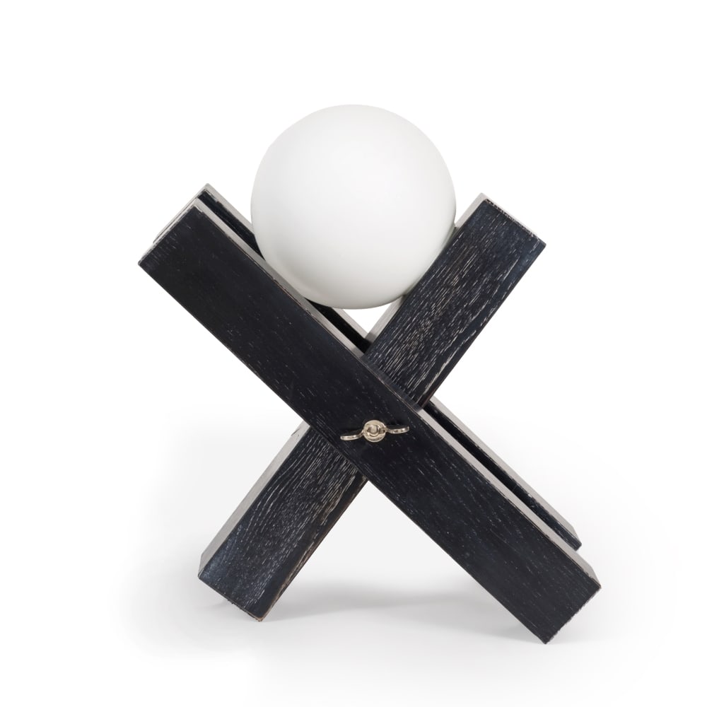 FRANCOIS ARNAL (1924-2012) Atelier A, 1992 Lampe en chêne massif verni noir cérusé...: FRANCOIS ARNAL (1924-2012) Atelier A, 1992 Lampe en chêne massif verni noir cérusé, structure en x accueillant un globe en verre blanc dépoli Signée et numérotée 334