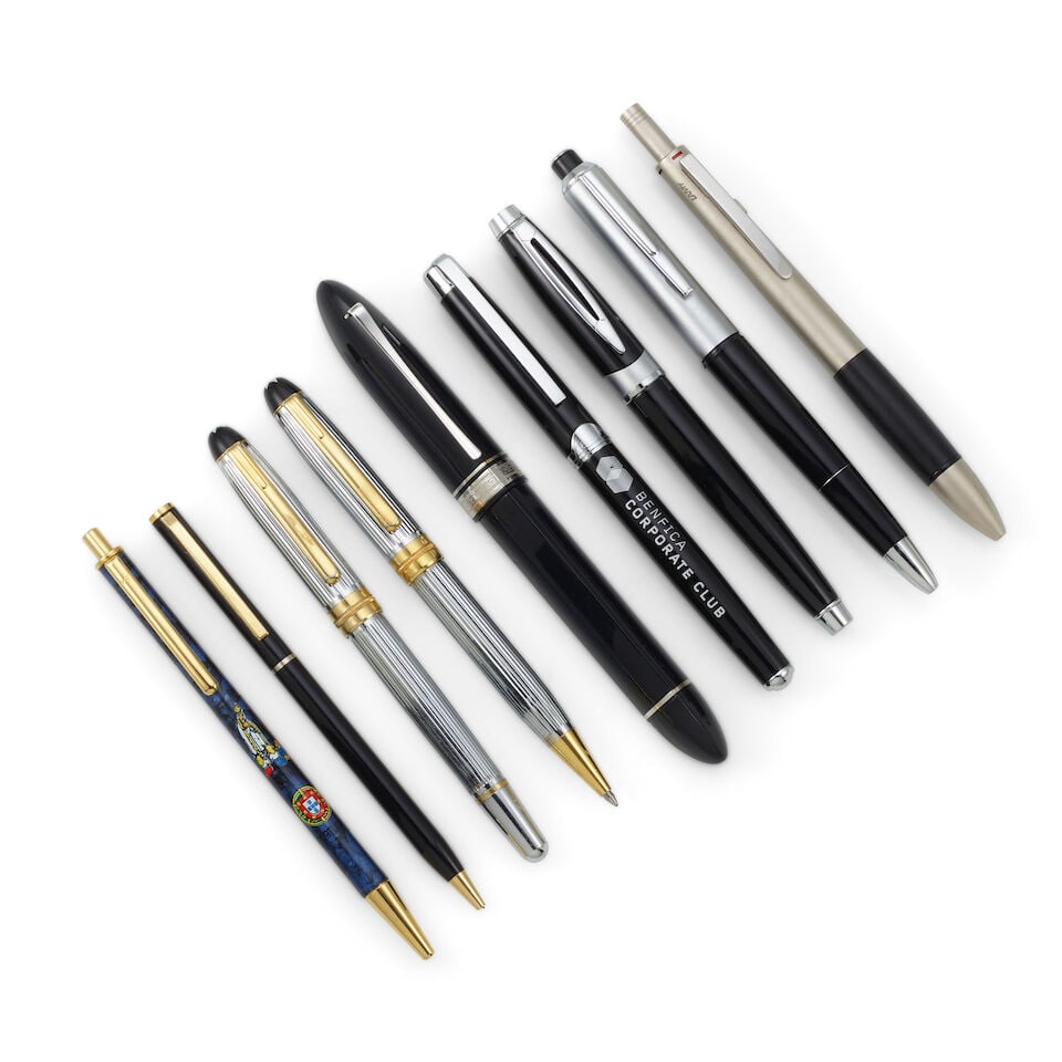 Assorted Pens (1 of 1)