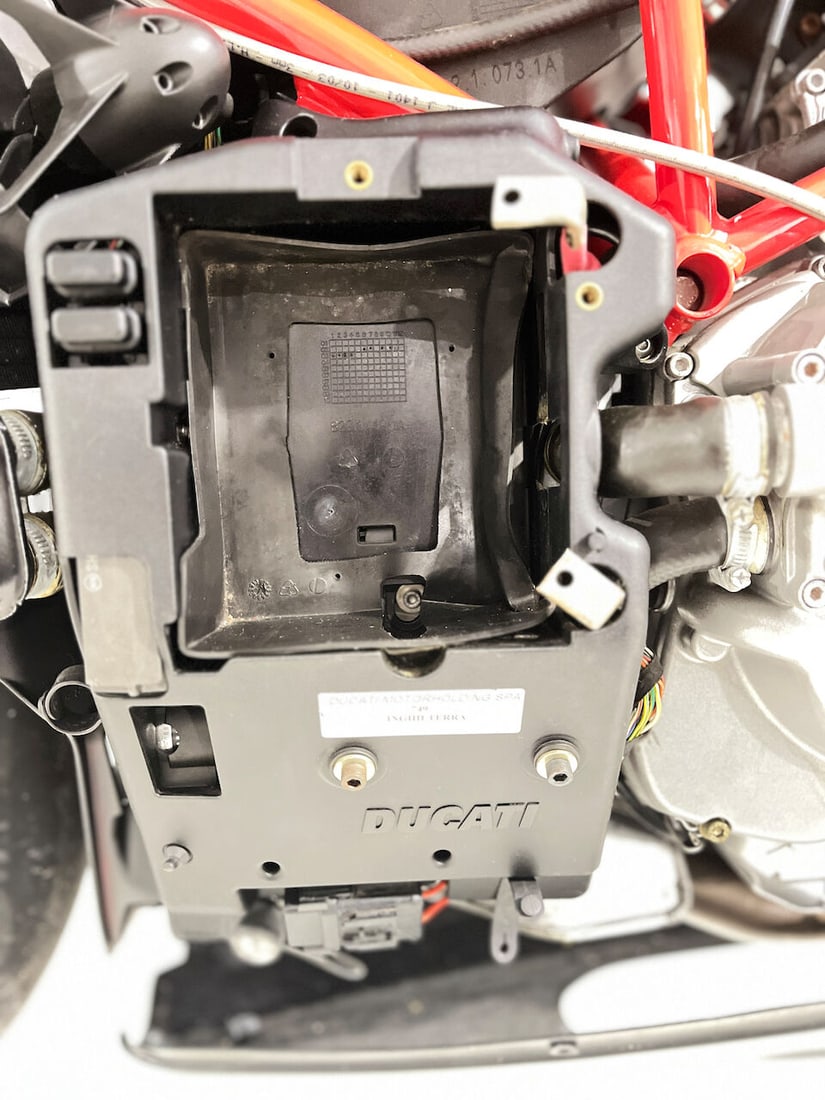 c.2004 Ducati 999/749 'Desmosedici Casey Stoner Replica' Frame no. *ZDMH400AB4B009705* Engine no... - 18