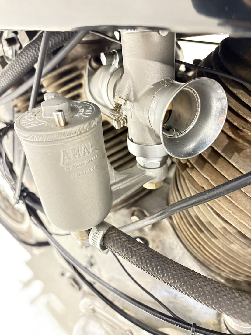 1947 Vincent-HRD 998cc Series-B Rapide Frame no. R2092 Rear Frame no. R2092 Engine no. F10AB/1/... - 11