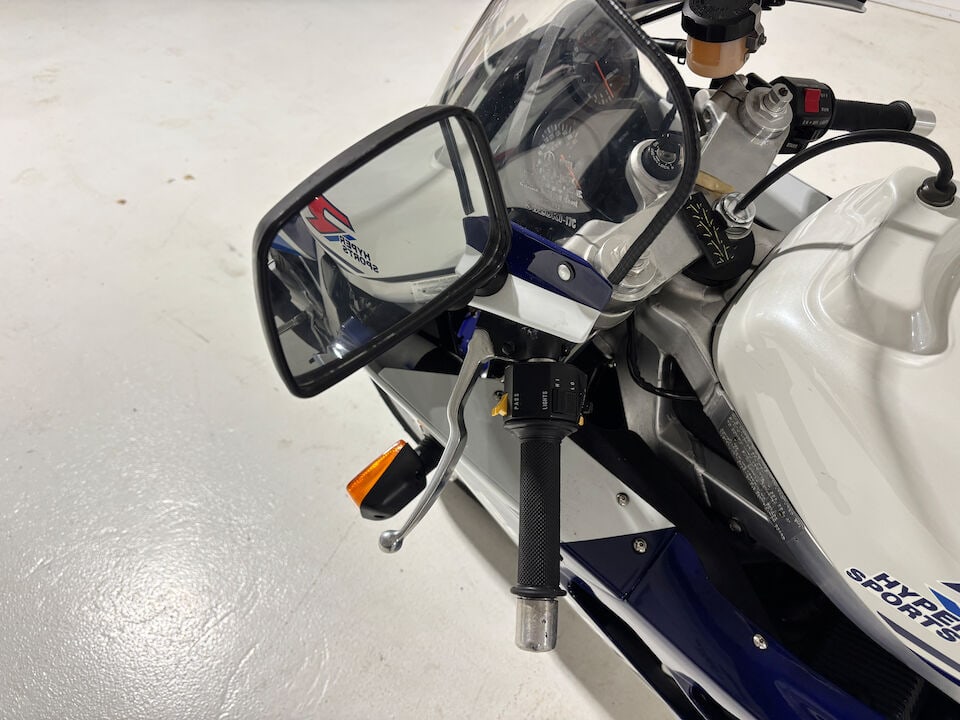 1988 Suzuki GSX-R750J 'Slingshot' Frame no. GR77A-102925 Engine no. R707-103844 - 17