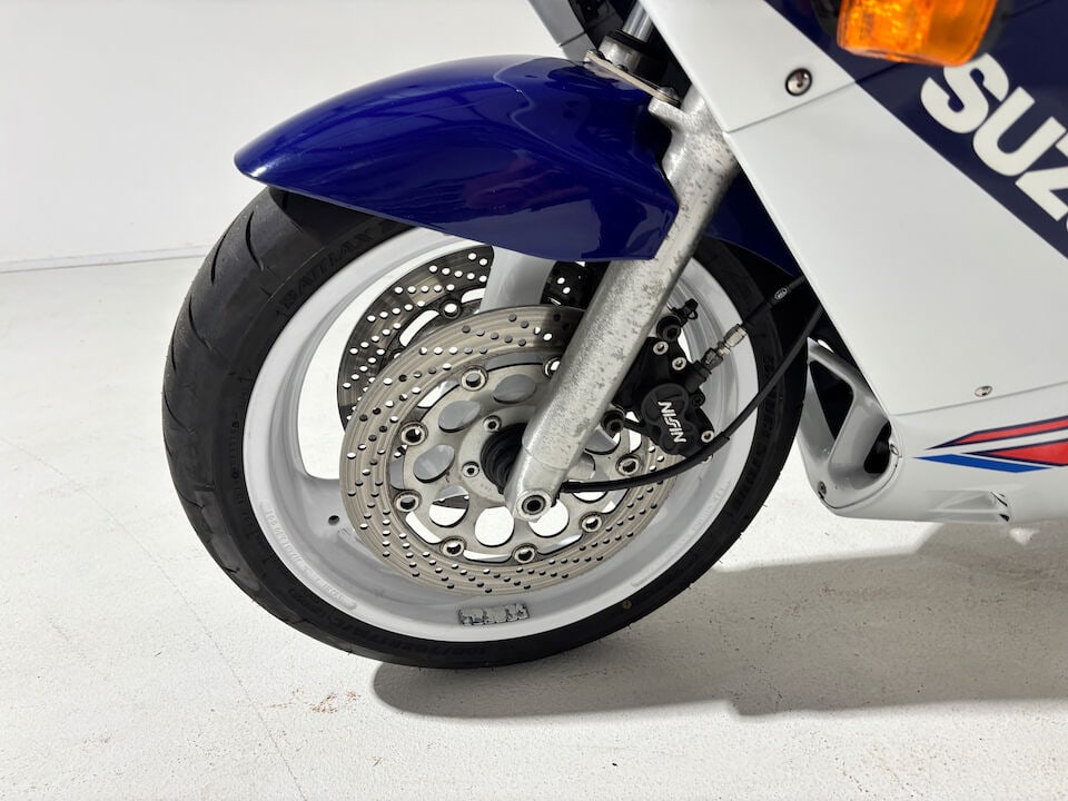 1988 Suzuki GSX-R750J 'Slingshot' Frame no. GR77A-102925 Engine no. R707-103844 - 6