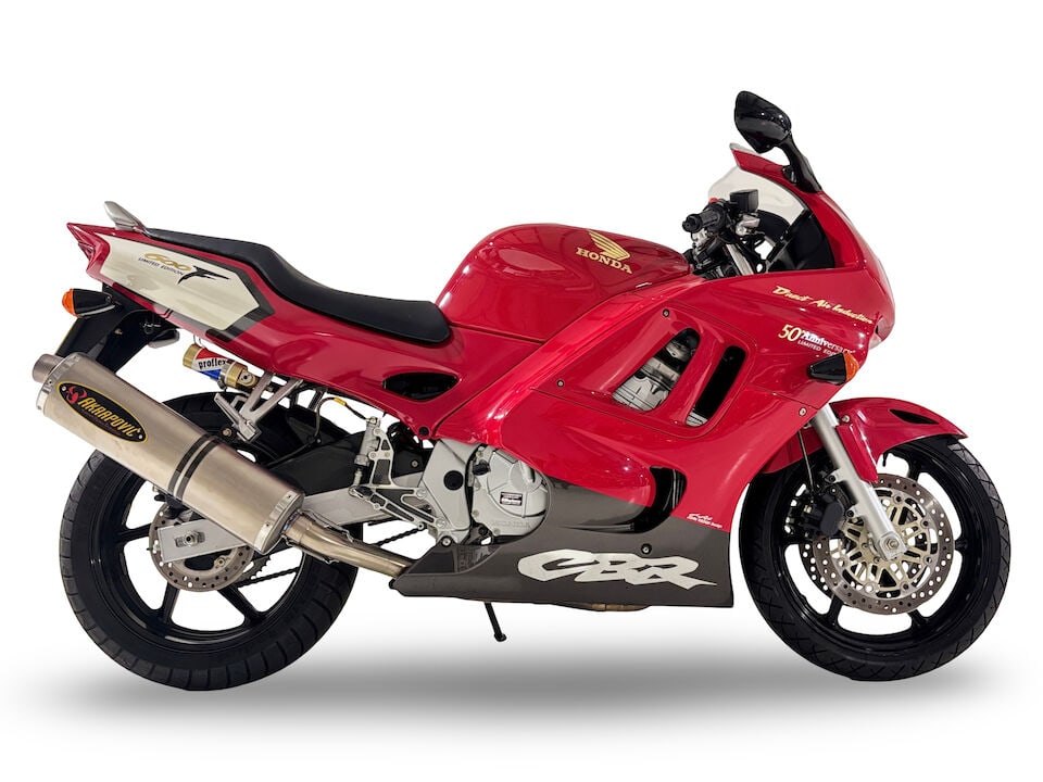 Only 964 miles from new, number '32' of the 50th Anniversary Limited Edition, 1998 Honda CBR600F...: Only 964 miles from new, number '32' of the 50th Anniversary Limited Edition 1998 Honda CBR600F Registration no. S442 JUG Frame no. JH2PC31A9WM202553 Engine no. PC25E2718752 Although Kawasaki can be s
