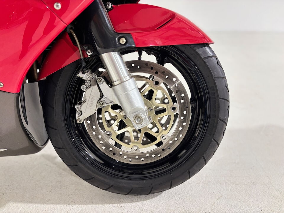 Only 952 miles from new, number '15' of the 50th Anniversary Limited Edition, 1998 Honda CB900RR... - 19