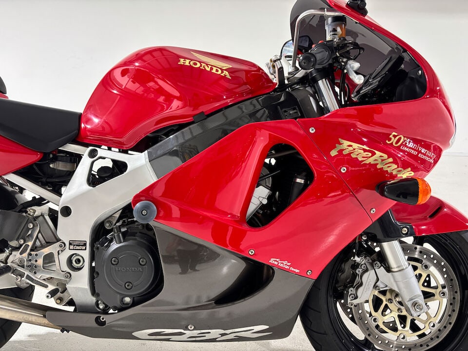 Only 952 miles from new, number '15' of the 50th Anniversary Limited Edition, 1998 Honda CB900RR... - 20