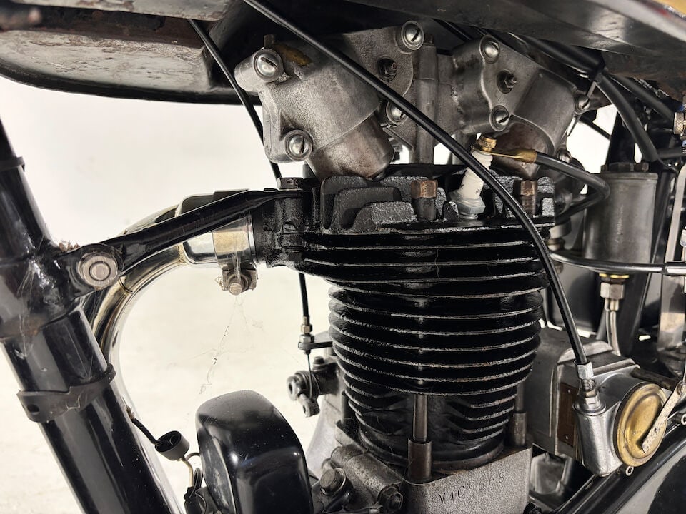 Offered from the estate of the late Len Clutterbuck, 1952/1946 Velocette 349cc MAC Frame no. MB ... - 10