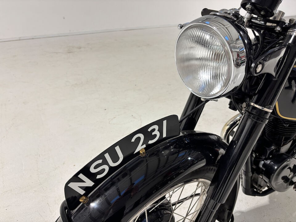 Offered from the estate of the late Len Clutterbuck, 1952/1946 Velocette 349cc MAC Frame no. MB ... - 19