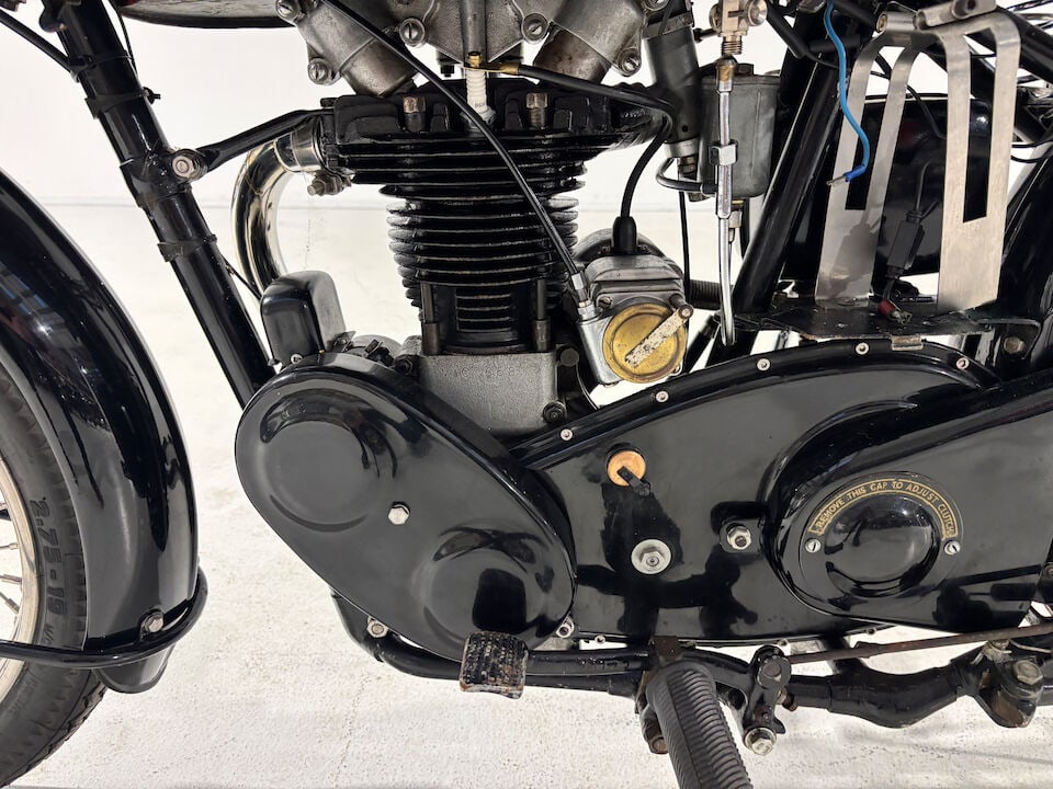 Offered from the estate of the late Len Clutterbuck, 1952/1946 Velocette 349cc MAC Frame no. MB ... - 6