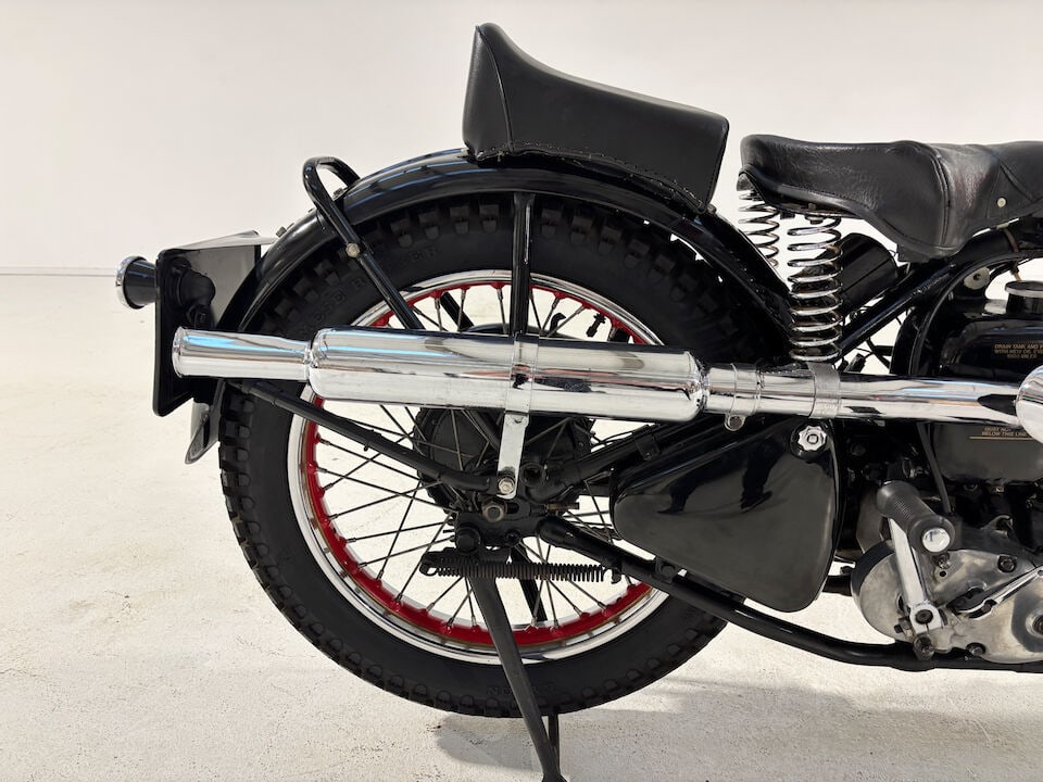 Offered from the estate of the late Len Clutterbuck, 1949 Ariel 350cc Red Hunter Frame no. RF 89... - 18