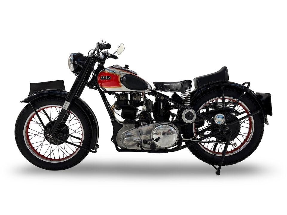 Offered from the estate of the late Len Clutterbuck, 1949 Ariel 350cc Red Hunter Frame no. RF 89... - 2