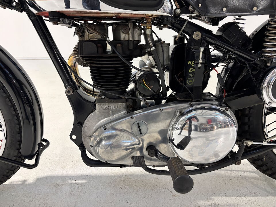 Offered from the estate of the late Len Clutterbuck, 1949 Ariel 350cc Red Hunter Frame no. RF 89... - 5