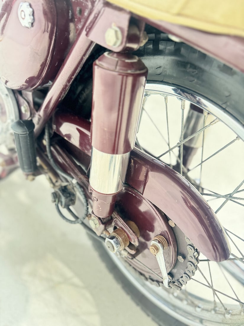 1954 Ariel 346cc Red Hunter Frame no. DU1112 Engine no. LB573 - 17