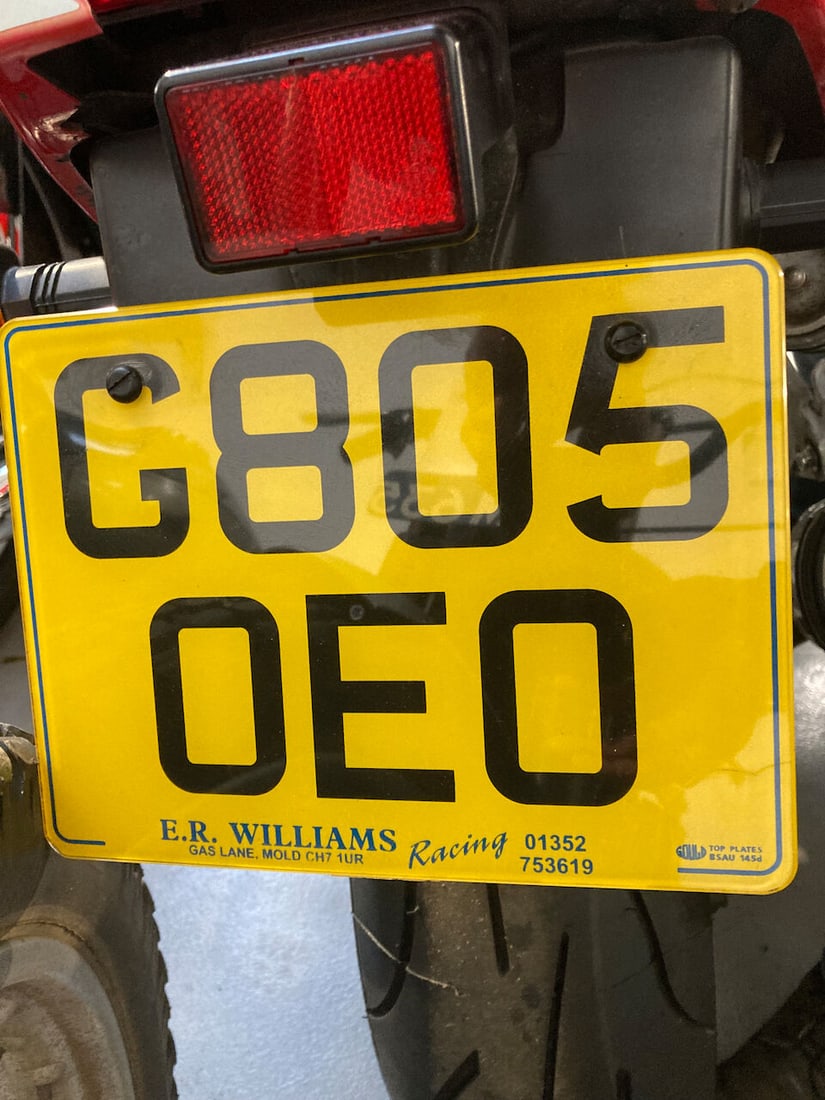 1990 Suzuki GSX-R 750 Slingshot Frame no. GR7AA-102138 Engine no. R716-105404 - 10