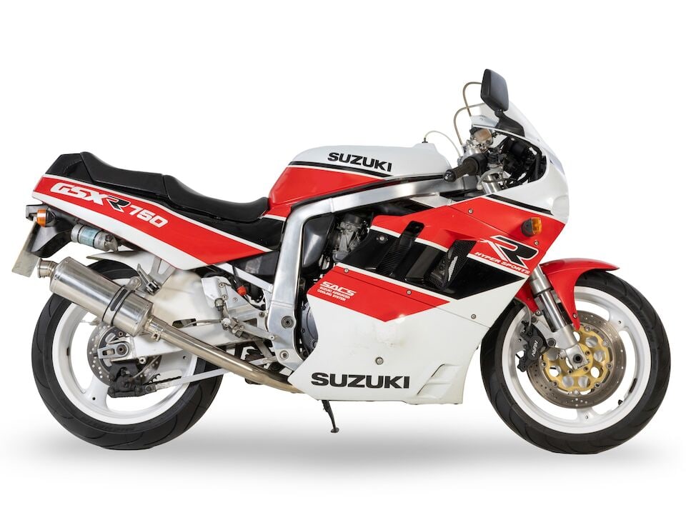 1990 Suzuki GSX-R 750 Slingshot Frame no. GR7AA-102138 Engine no. R716-105404: 1990 Suzuki GSX-R 750 Slingshot Registration no. G805 OEO Frame no. GR7AA-102138 Engine no. R716-105404 Suzuki rewrote the 750-class rulebook when it launched the GSX-R750 back in 1985. The Gixxer's d