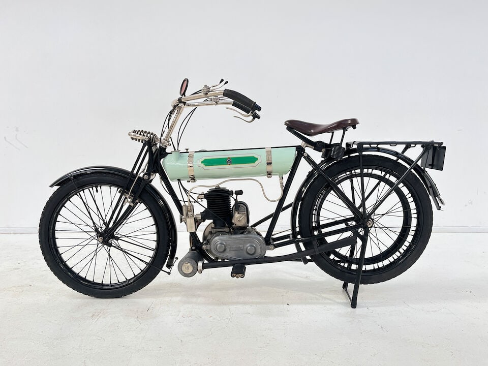 1922 Triumph 225cc Model LW 'Junior' Frame no. 602647 Engine no. 8133 - 10