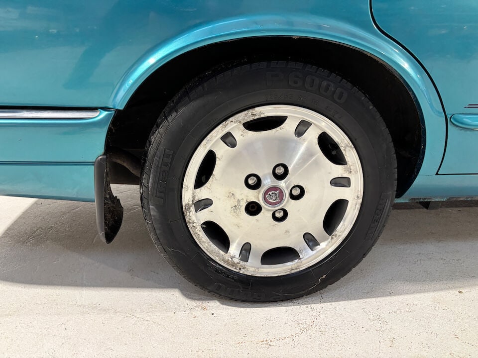 1995 Jaguar XJ6 Sport 3.2-Litre Saloon Chassis no. SAJJPALG3BJ768284 Engine no. unable to locate - 18