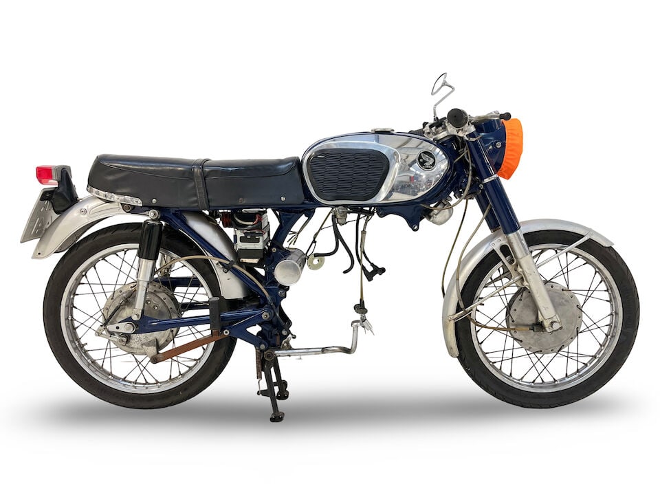 1968 Honda CB160 Project: 1968 Honda CB160 Project Registration no. WWA 344F Frame no. B160 1088238 Engine no. B160E 1088075 Launched in 1964, the CB160 followed the pattern of previous Honda parallel twins, though with 360-de