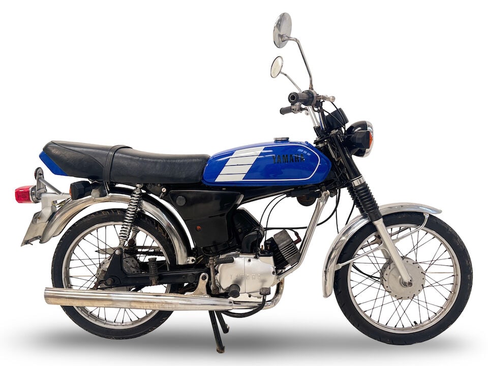 1989 Yamaha 49cc FS1-E Frame no. 3F6-112280 Engine no. 3F6 112279: 1989 Yamaha 49cc FS1-E Registration no. G993 MAV Frame no. 3F6-112280 Engine no. 3F6 112279 Now elevated to cult status, Yamaha's FS1-E 'Sixteener Special' first appeared in 1973. Dropped from the ran