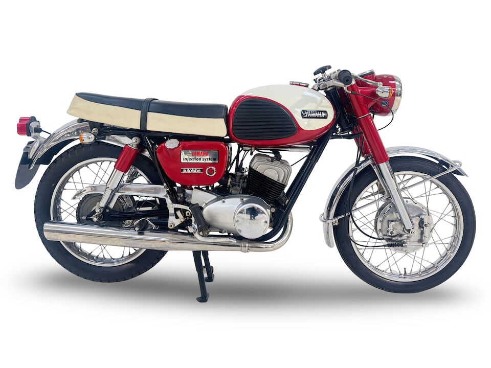 c.1966 Yamaha 305Cc YM1 Frame no. Y26-29686 Engine no. M1-29686: c.1966 Yamaha 305Cc YM1 Registration no. NTL 116F Frame no. Y26-29686 Engine no. M1-29686 Following in Honda's footsteps, Yamaha entered the '350' class with an enlarged version of an existing 250cc m