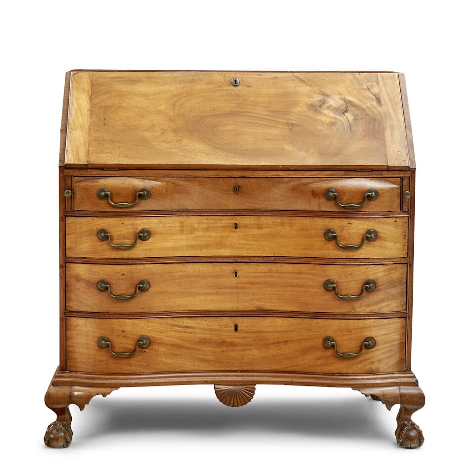 Chippendale Walnut Slant-lid Desk New England, c. 1780: Chippendale Walnut Slant-lid Desk New England, c. 1780 Fine stepped interior with carved prospect drawer, the case with oxbow top drawer over three graduated reverse-serpentine drawers, and a pendant