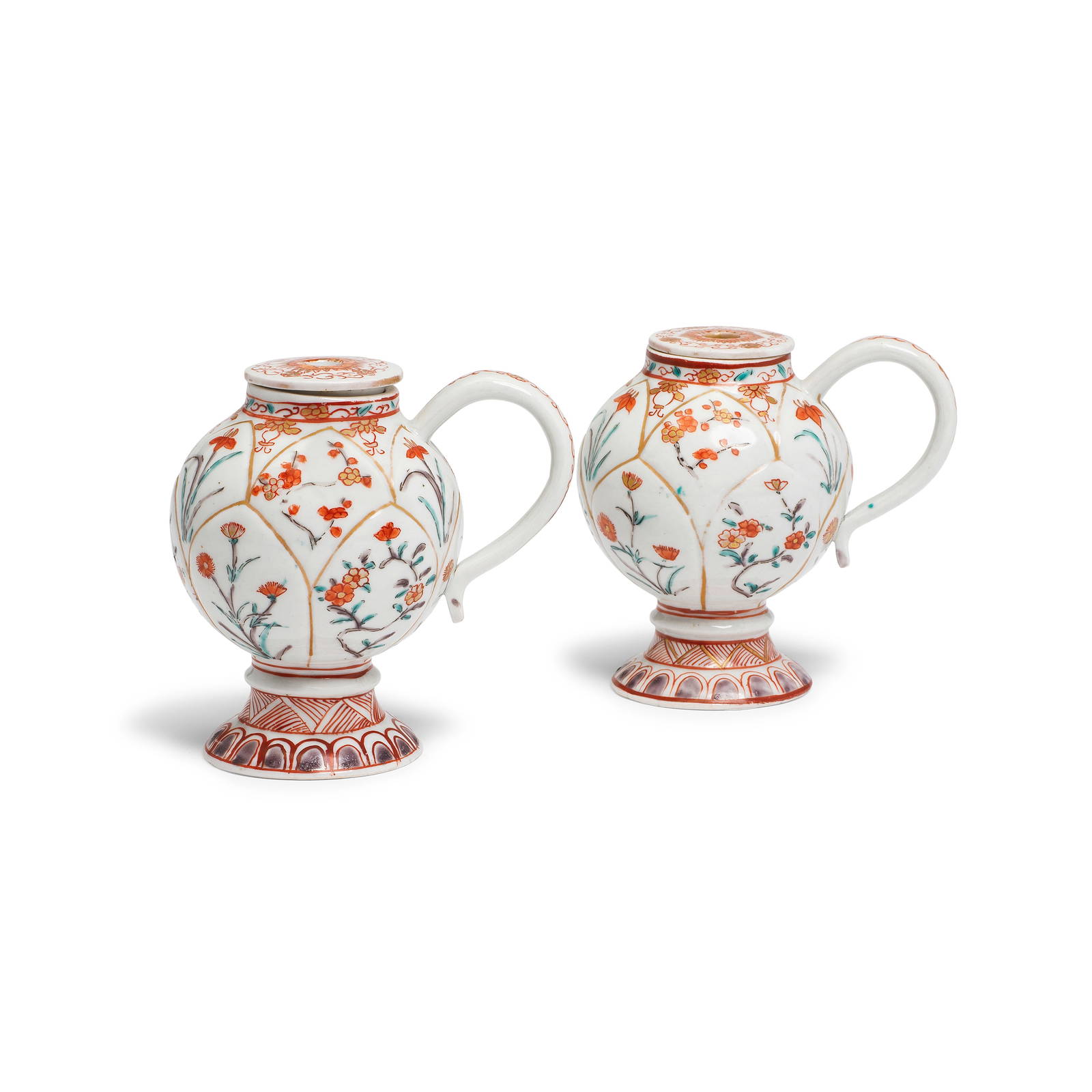 A pair of small Arita mustard pots and covers, Edo Period (1615-1868) circa 1690