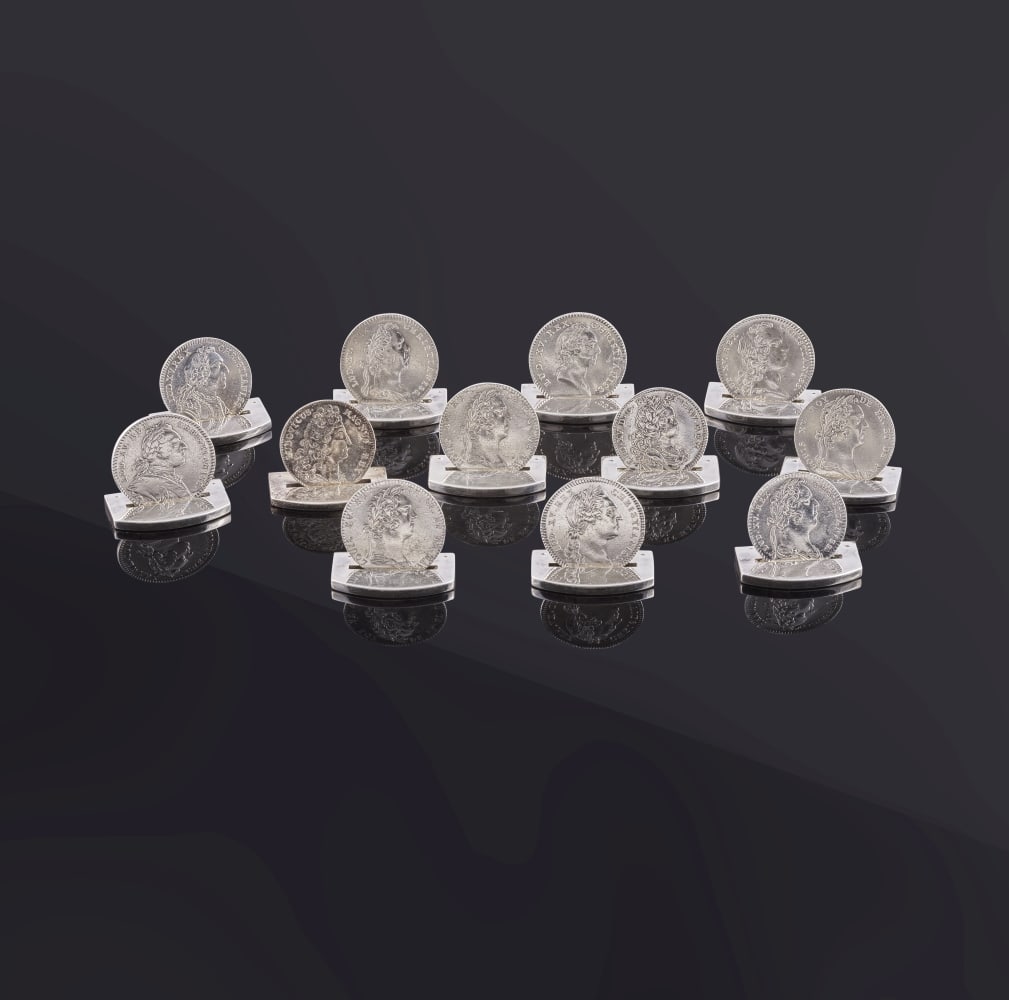 Hermès Paris par Ravinet d'Enfert, circa 1950/1960. 12 porte-noms ou porte-menus en argent ...: Hermès Paris par Ravinet d'Enfert, circa 1950/1960. 12 porte-noms ou porte-menus en argent 925 °/°°. Hermès Paris by Ravinet d'Enfert. 12 silver nameplates or menu holders in