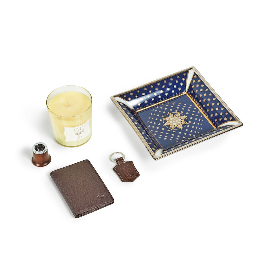 Patek Philippe. A Lot of accessories (5) Patek Philippe. Lot d'accessoires (5) (1 of 1)