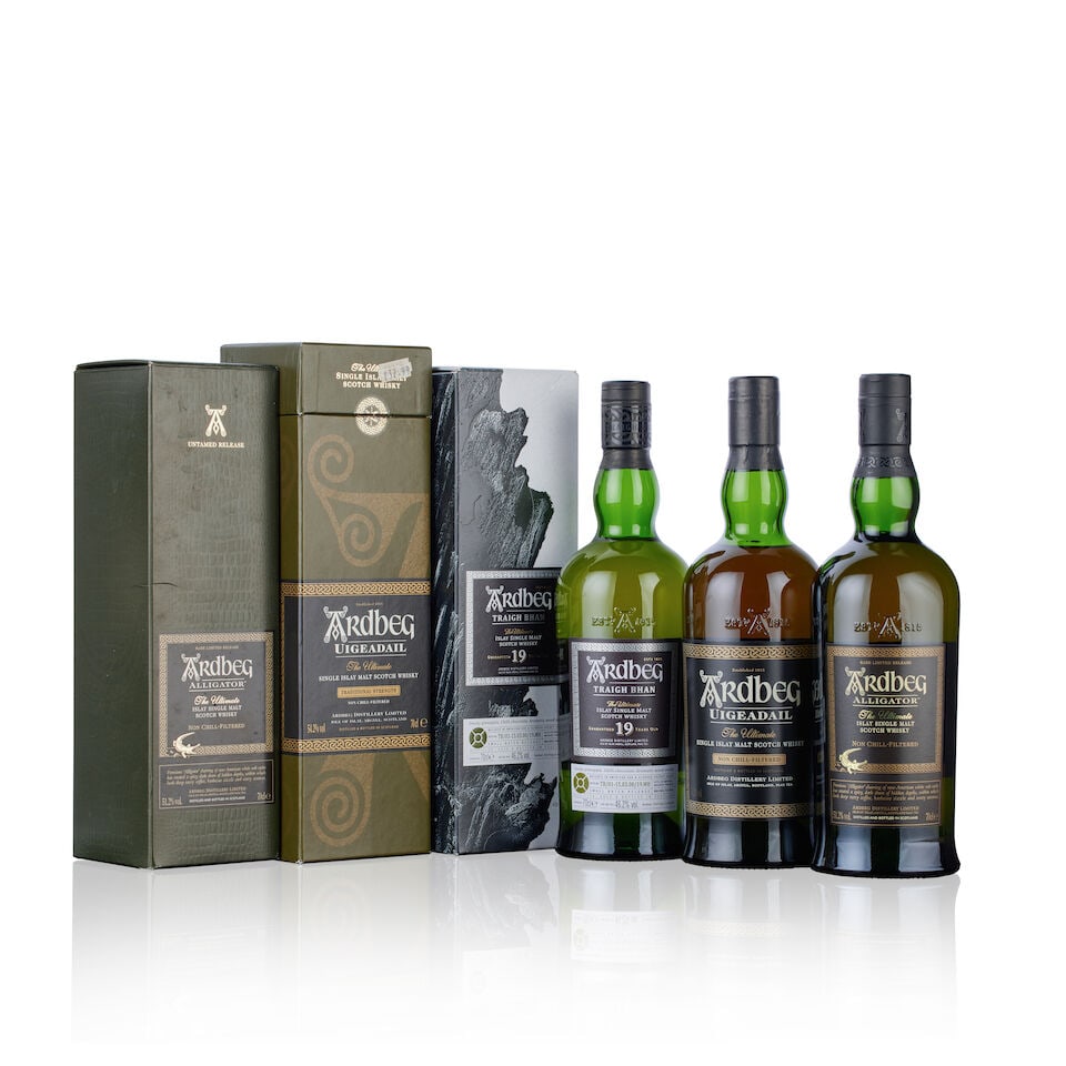 Ardbeg Traigh Bhain 19 Year Old Batch 1 (1x 70cl) Ardbeg Alligator (1x 70cl) Ardbeg Uigeadail (...: Ardbeg Traigh Bhain 19 Year Old Batch 1 (1x 70cl) Region: Islay, single malt Fill Level: into neck Capsule: good condition Label: good labelling Packaging: in original carton Alcohol content: 46.2% AB