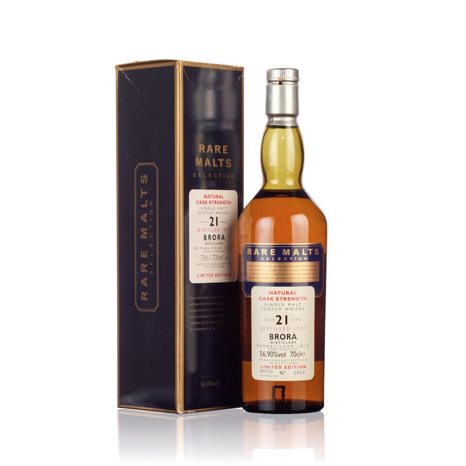Brora 21 Year Old, Rare Malts, 1977 (1x 70cl): Brora 21 Year Old, Rare Malts, 1977 (1x 70cl) Region: Highland, single malt Fill Level: very top shoulder Capsule: good condition Label: good labelling Packaging: in original presentation box Alcohol
