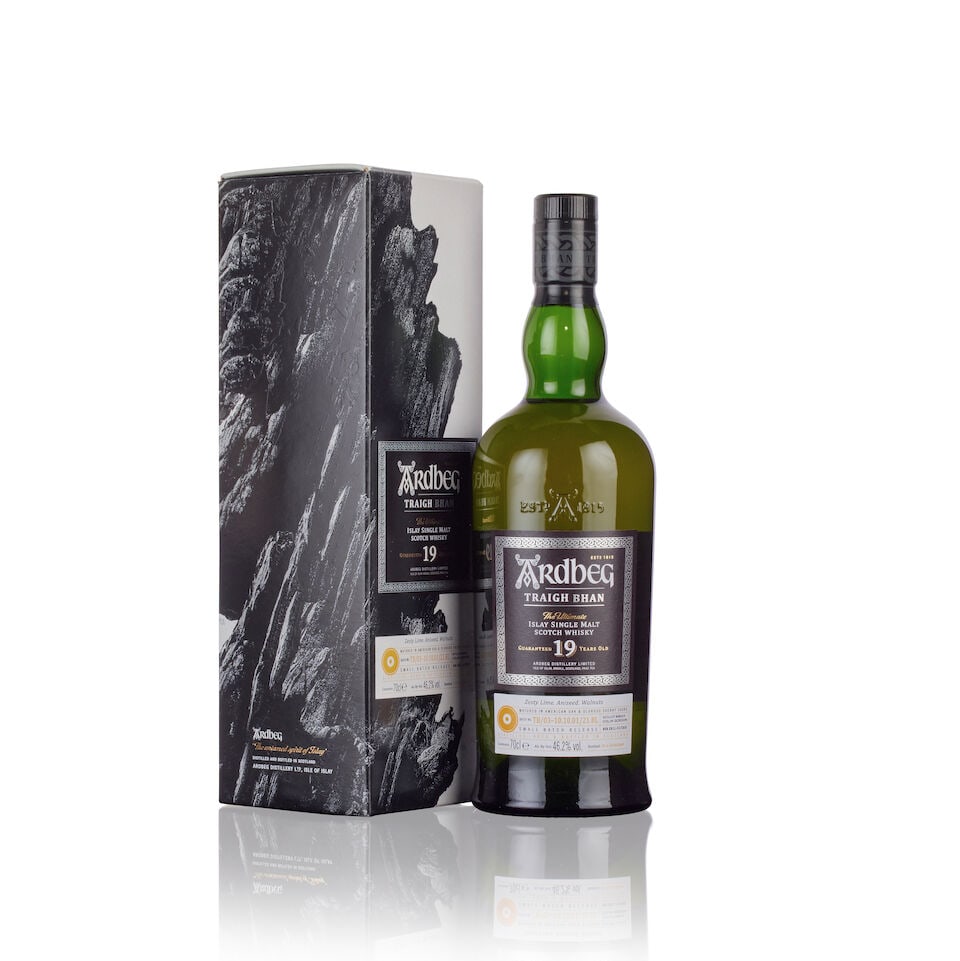 Ardbeg T Raigh Bhan 19 Year Old Batch 3 (1x 70cl): Ardbeg T Raigh Bhan 19 Year Old Batch 3 (1x 70cl) Region: Islay, single malt Capsule: good condition Label: good labelling Packaging: in original presentation box Alcohol content: 46.2% ABV Notes: Bat