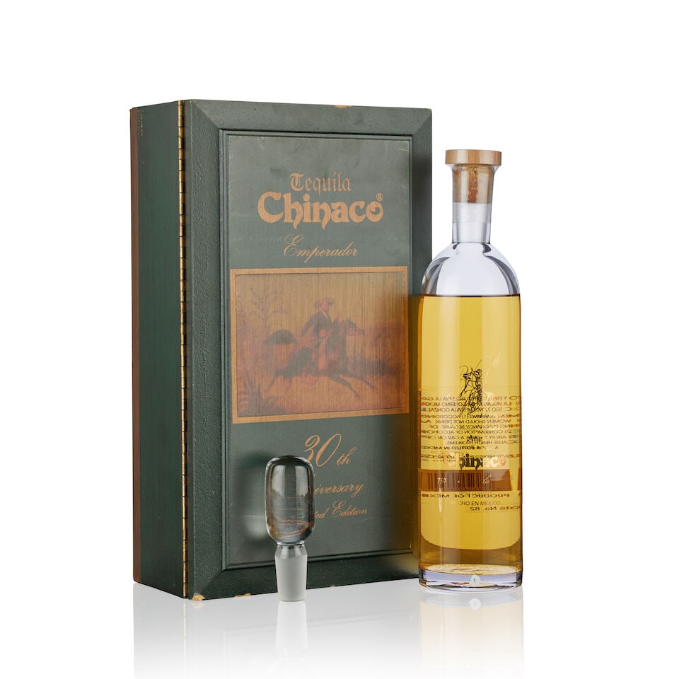 Chinaco Emperador Tequila Tequila Anejo (1x 75cl): Chinaco Emperador Tequila Tequila Anejo (1x 75cl) Region: Meixco, Tamaulipas Fill Level: shoulder Label: engraved labelling Packaging: in original wooden presentation case Alcohol content: 43% ABV Not