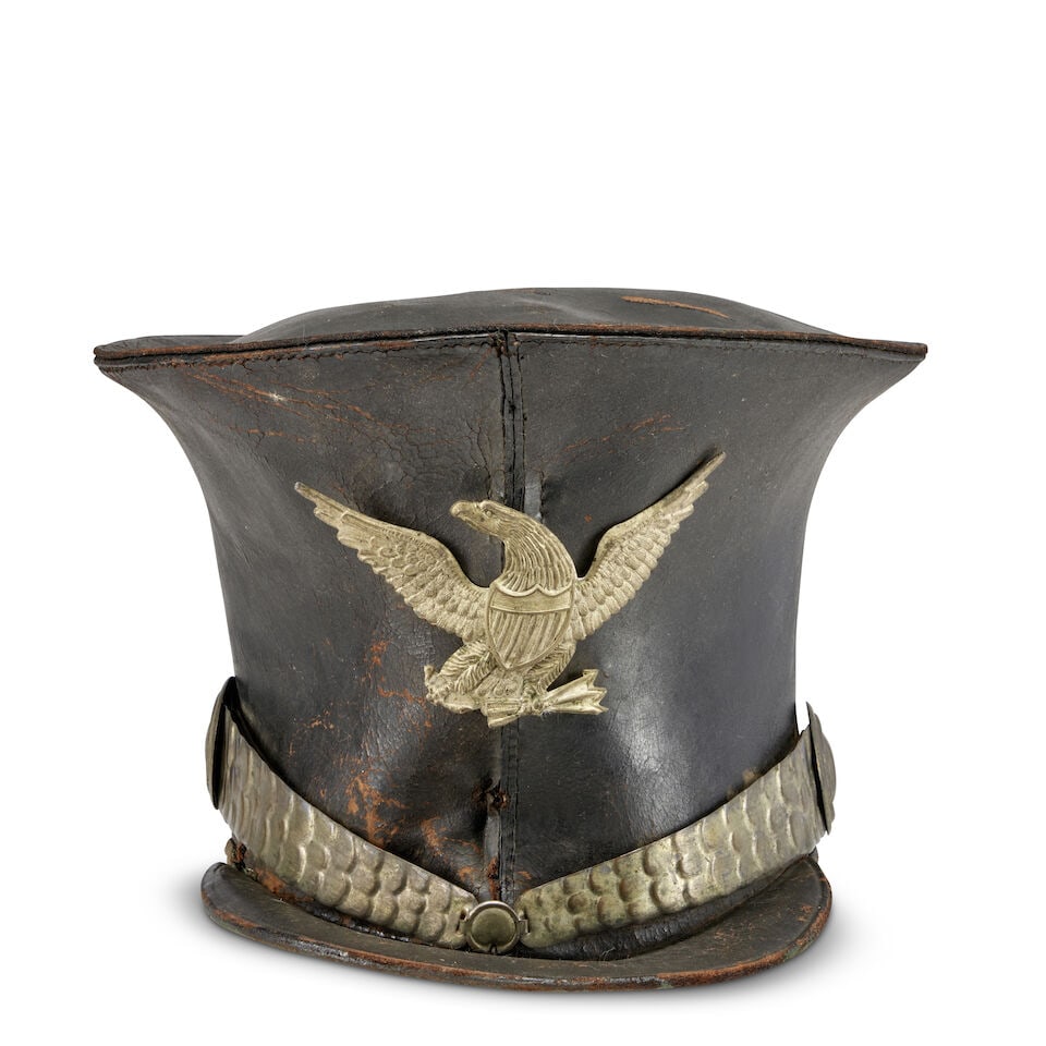 AN AMERICAN MILITARY BELL CROWNED CAP. (1 of 5)