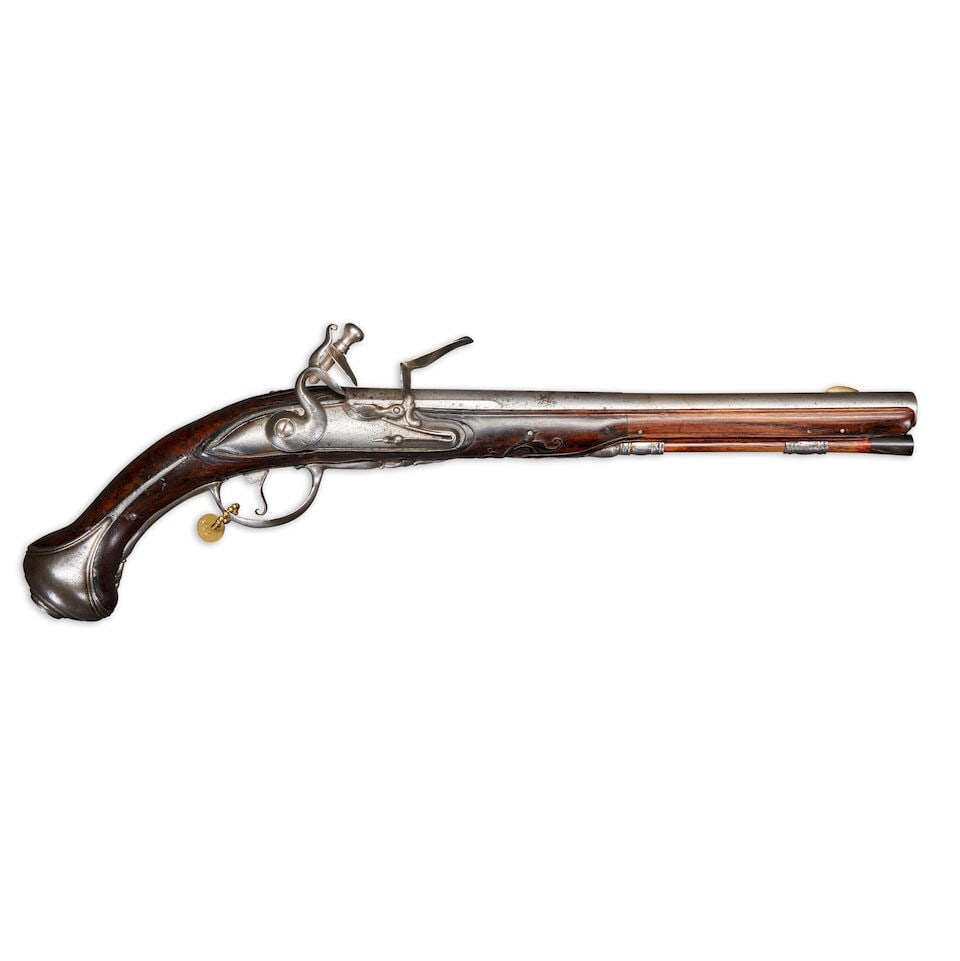 AN EARLY 18TH CENTURY FRENCH CAVALRY PISTOL. (1 of 4)