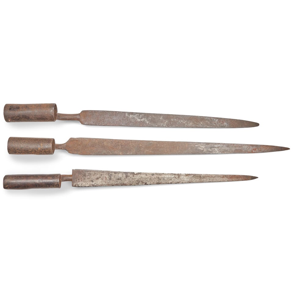 THREE 18TH CENTURY SOCKET BAYONETS. - 2