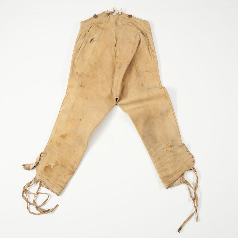 A PAIR OF EARLY 19TH CENTURY LEATHER BREECHES. - 2