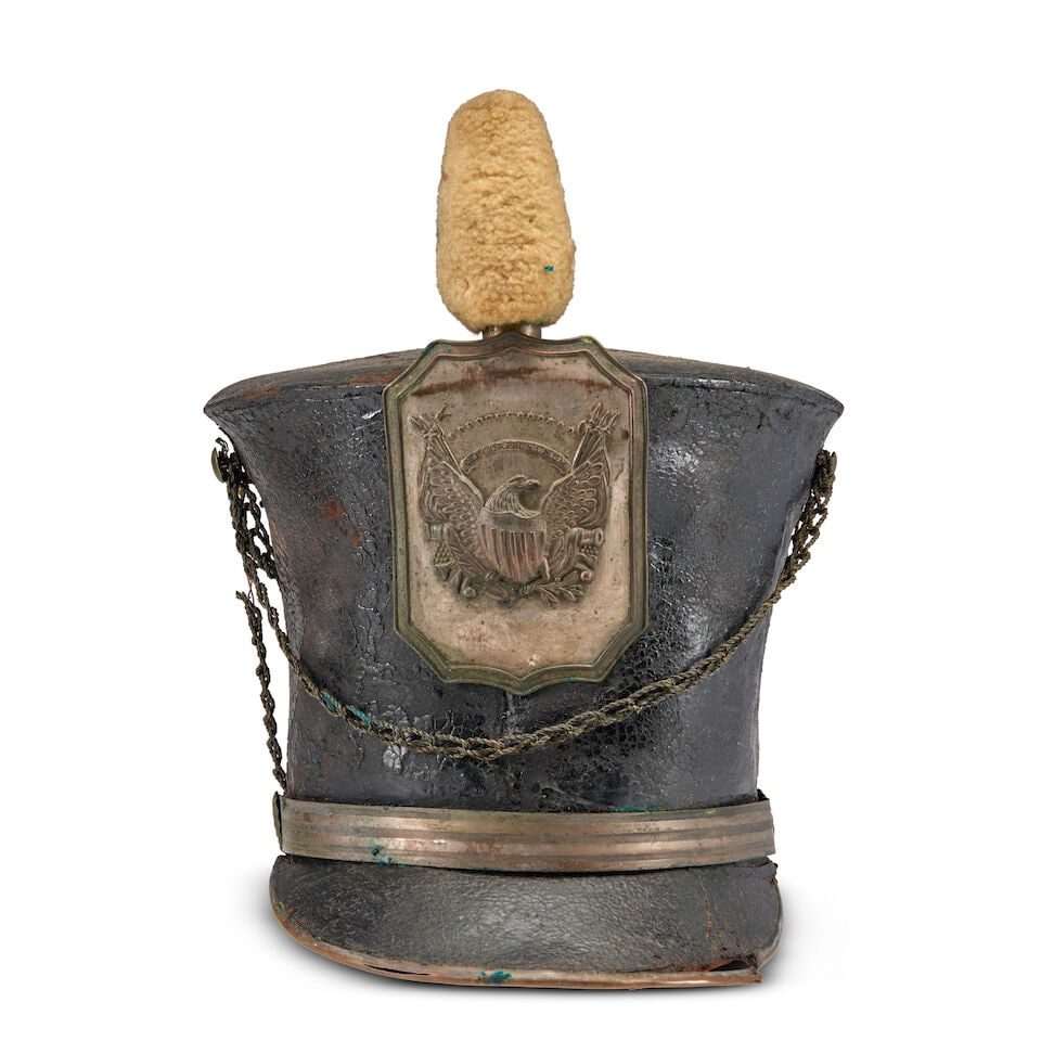 A NEW ENGLAND MILITIA BELL CROWNED CAP. (1 of 4)