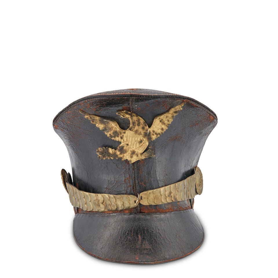 AN AMERICAN MILITARY BELL CROWNED CAP. (1 of 4)
