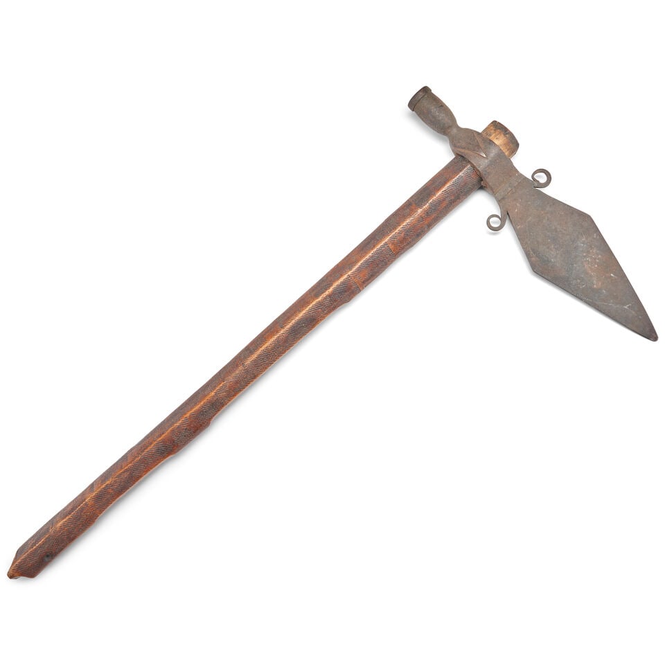 A 19TH CENTURY NATIVE AMERICAN PIPE TOMAHAWK. (1 of 2)